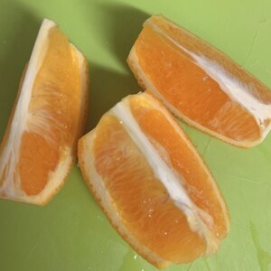 果汁いっぱい！オレンジの剥き方